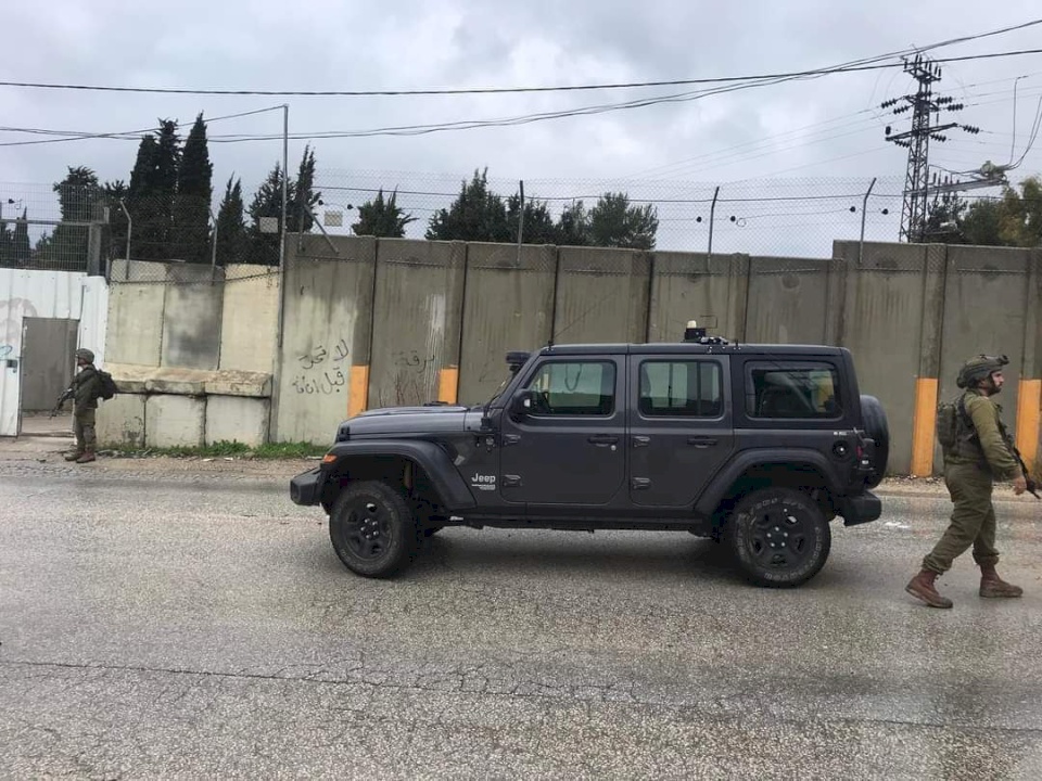 الاحتلال يعيد إغلاق طريق جنين – نابلس