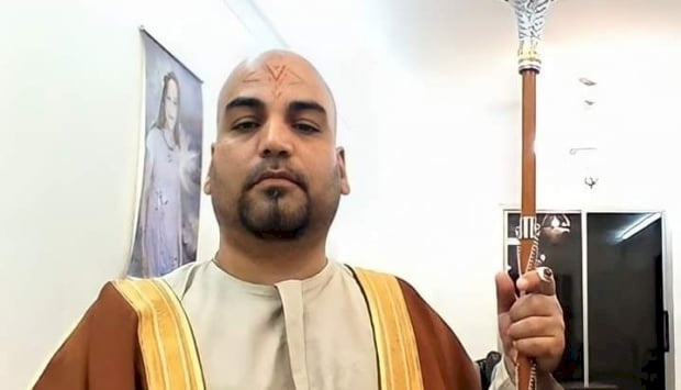 "نشأت" مدعي النبوة يشعل السوشيال ميديا.. والإفتاء ترد (فيديو)