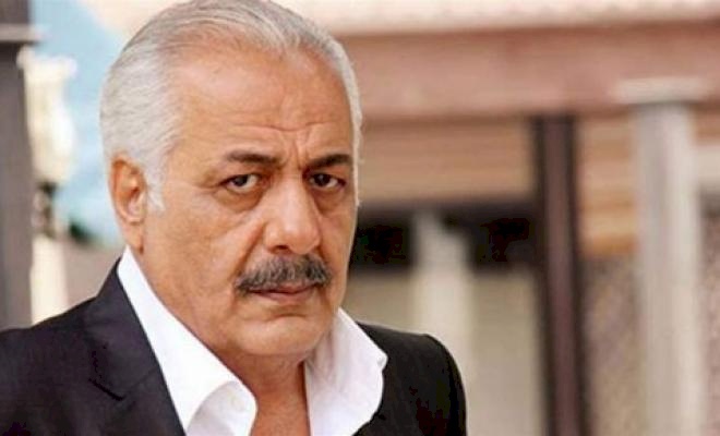 صورة عائلية تجمع أيمن زيدان وأشقائه الثلاثة..ومتابع “لأول مرة بعرف انهم إخوة”