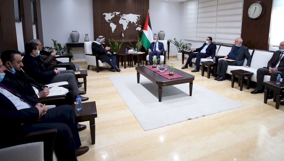  اشتية يوعز بالعمل على إيجاد حلول لمشكلة الطاقة في الخليل