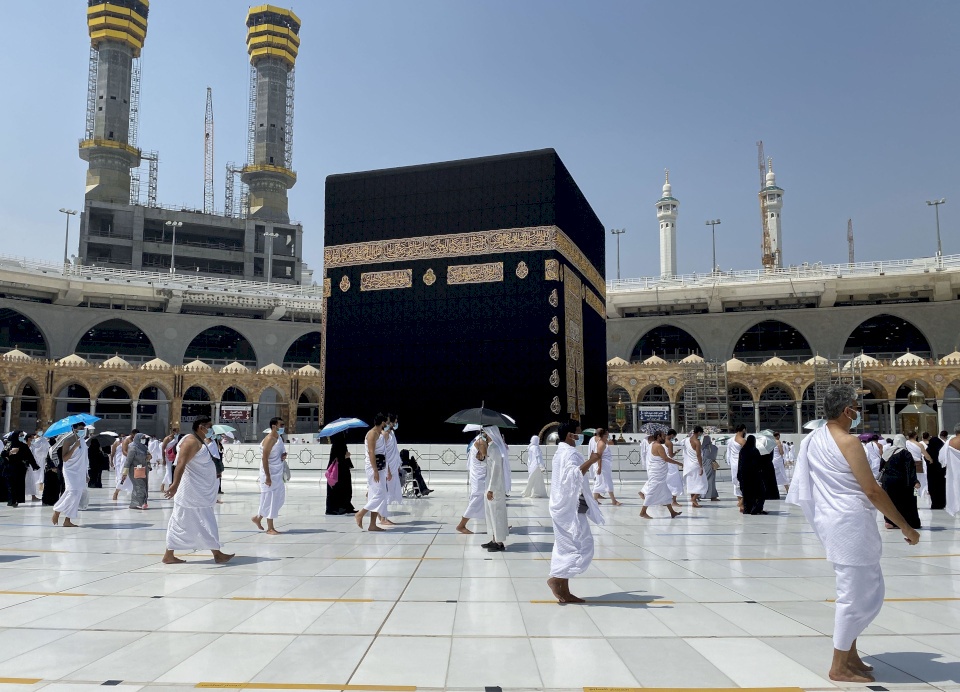 وزير الأوقاف يعلن البدء بموسم العمرة للفلسطينيين