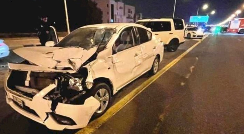 هذا ماحدث مع كويتي وصديقه الخليجي وقفا ليشاهدا حادثا على الطريق