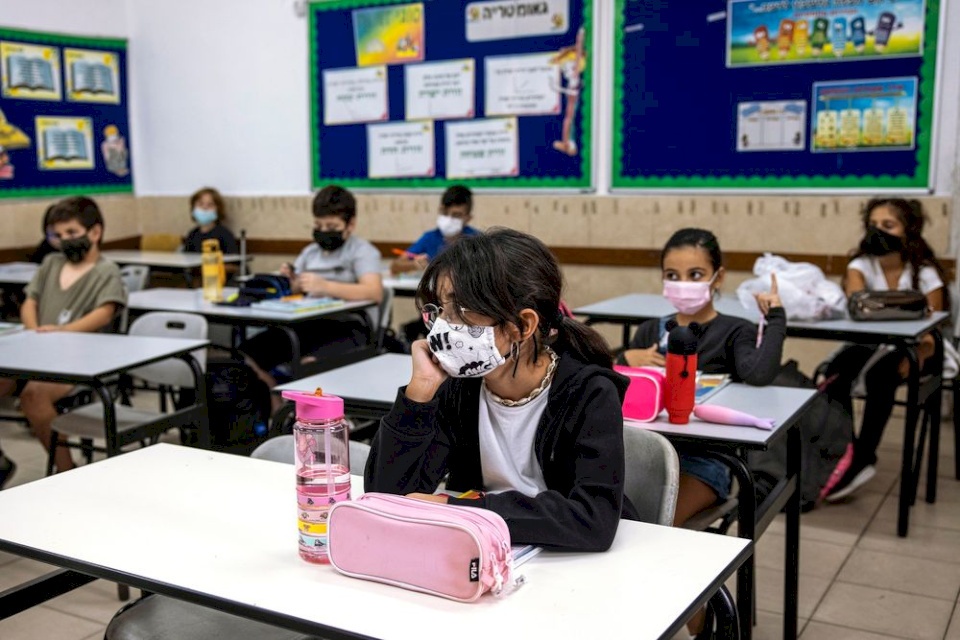 إسرائيل تُعفي طلبة المدارس من الحجر الصحي بدءا من الخميس