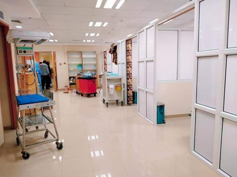 صور| صحة غزة توضح: العثور على جثة طفل حديث الولادة باحد حمامات مشفى شهداء الاقصى