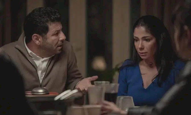 ما المبلغ الذي حصلت عليه منى زكي مقابل مشهد تغيير ملابسها الداخلية في “أصحاب ولا أعز”؟!