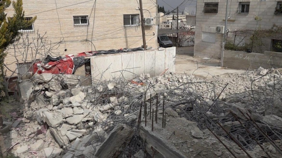 الاحتلال يجبر عائلتين على هدم 4 من منازلها في القدس
