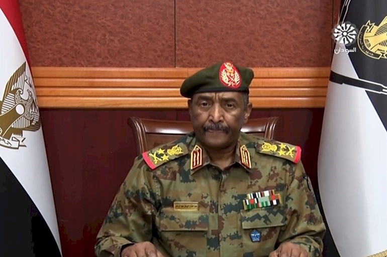 البرهان: لن نسلم السلطة في السودان إلا بالانتخابات أو التوافق