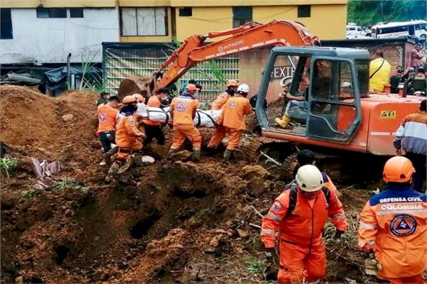 مصرع 11 شخصا وإصابة 35 آخرين في انهيار أرضي في كولومبيا