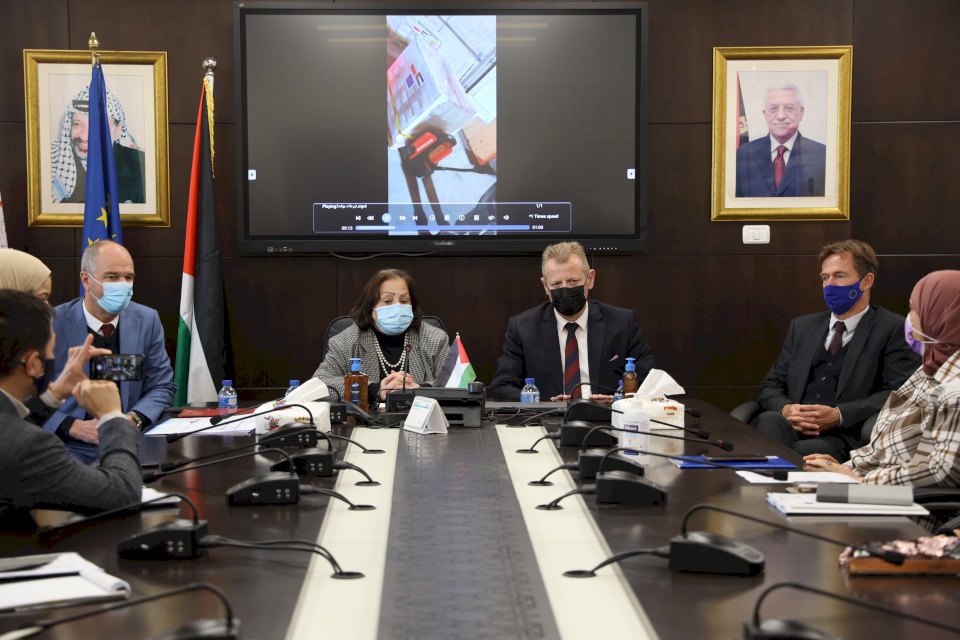 د. الكيلة تشيد بتقديم بولندا 300 ألف جرعة من لقاح موديرنا لفلسطين