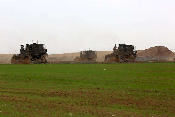 قوات الاحتلال تطلق نيران رشاشاتها شرق خان يونس والوسطى