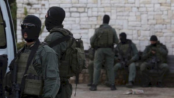 قوات خاصة إسرائيلية تنفذ عمليتي اعتقال في البيرة وقرب جنين