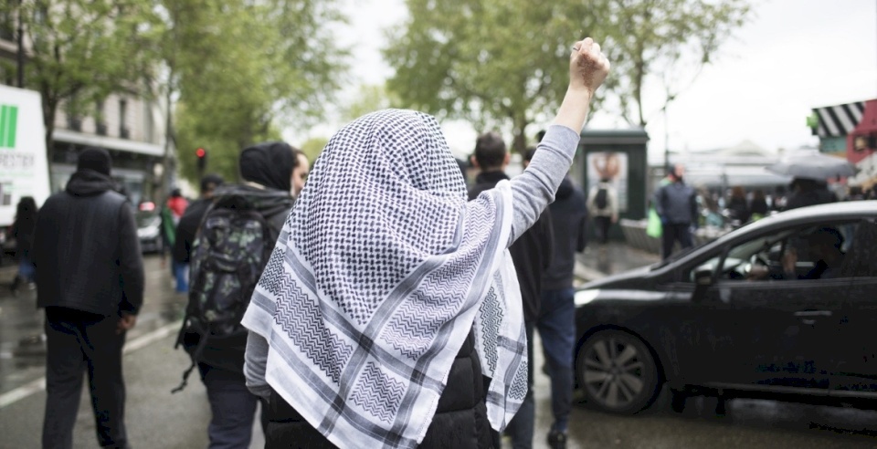 حملة متصاعدة لارتداء الكوفية الفلسطينية كل يوم خميس في أمريكا