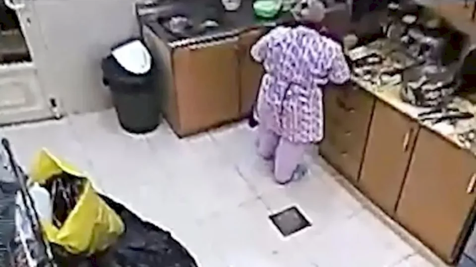 تفاصيل مرعبة.. خادمة تضع ما لا يتخيله أحد بطعام أسرة كويتية