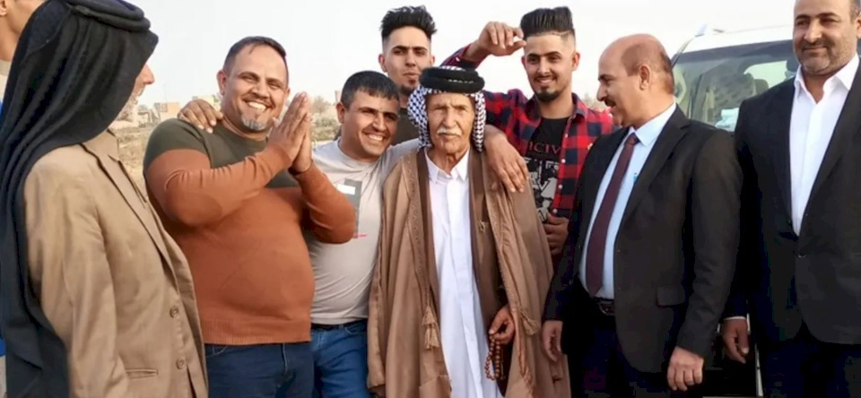 عريس عراقي عمره 103 سنوات..والعروس حسناء من مواليد 1985!