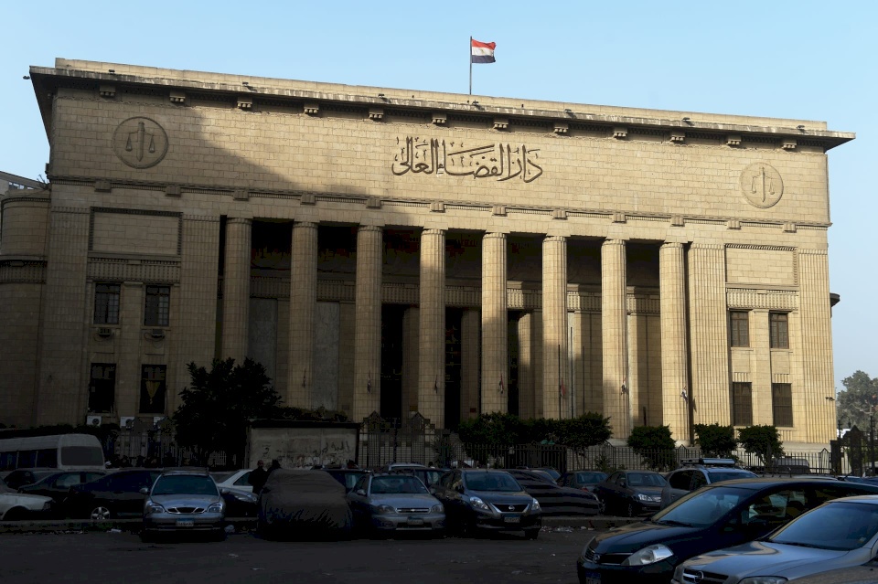 حدث في مصر: 5 أطفال تسببوا بوفاة شخص بعدما ألقوا عليه "أكياس ماء"!