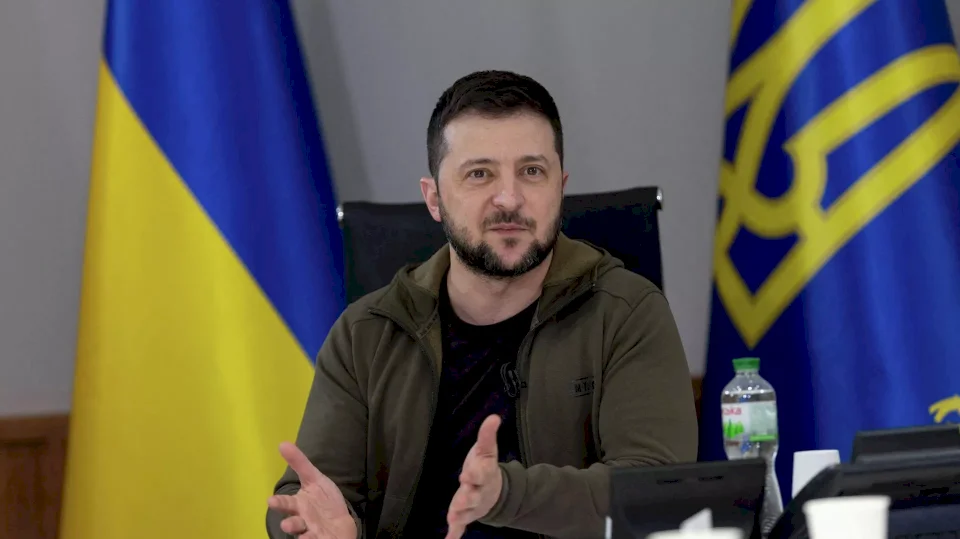 زيلينسكي: أخيرا بدأت الأسلحة المناسبة تصل تباعا