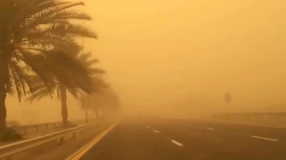 عاصفة صقيع تجتاح الولايات المتحدة وتتسبب باضطرابات في حركة النقل الجوي