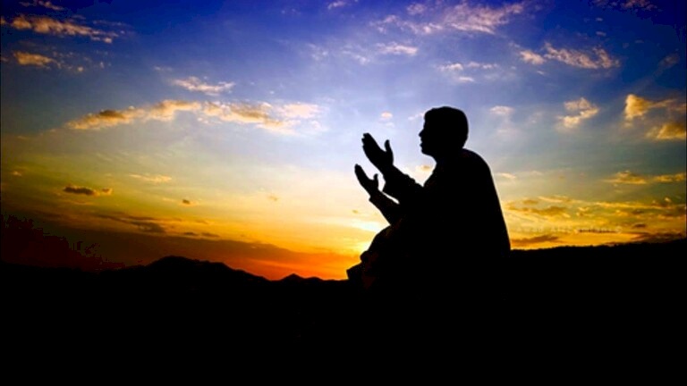 رغم تداوله بكثره.. داعية مصري يحذر من دعاء متداول لكنه خاطئ!