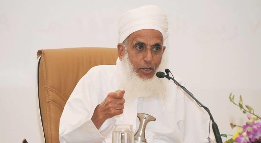 مفتي عمان يدعو المسلمين للانتفاضة