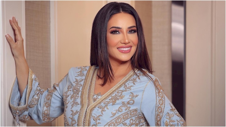 صورة ديانا حداد أمام الكعبة تثير جدلا.. ومدير أعمالها مستغرب! (شاهد)