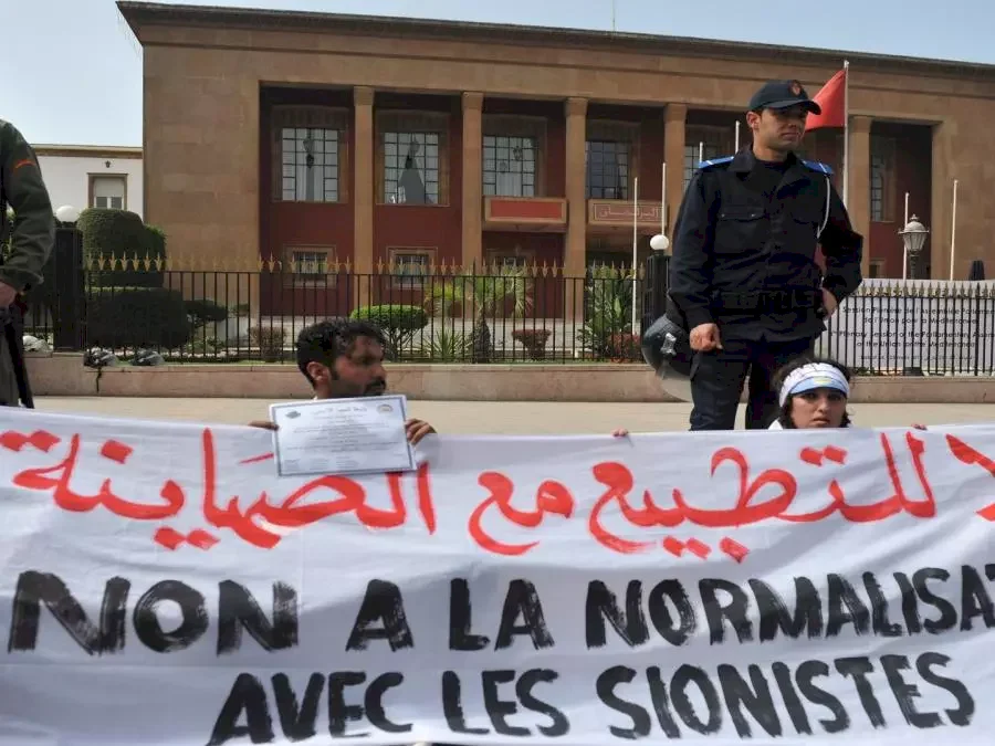 صحافيون مغاربة يطالبون بإغلاق مكتب قناة إسرائيلية في المملكة