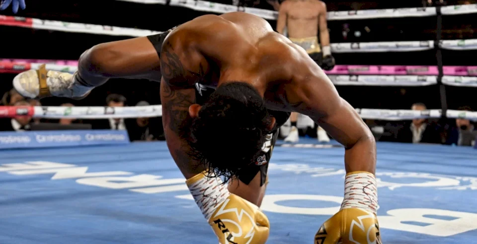 بعد إهانته بشدة- الملاكم الذي تسبب بوفاة منافسه يُهدد: "هذا ما سأفعله بنفسي"