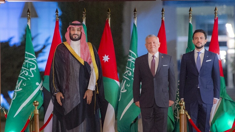 أسلوب تحية الأمير محمد بن سلمان لولي عهد الأردن يثير تفاعلا (فيديو)