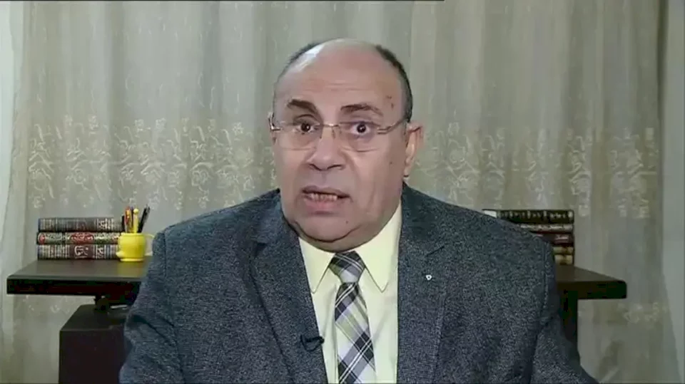 بعد الهجوم عليه بسبب طالبة المنصورة.. مبروك عطية يعتزل