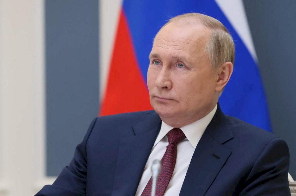 بوتين يجعل التجسس على الصناعات أولوية للمخابرات الخارجية الروسية