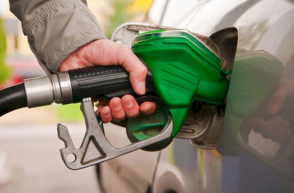 أزمة الوقود بالضفة: نقص كبير وارتفاع عالٍ بالأسعار 