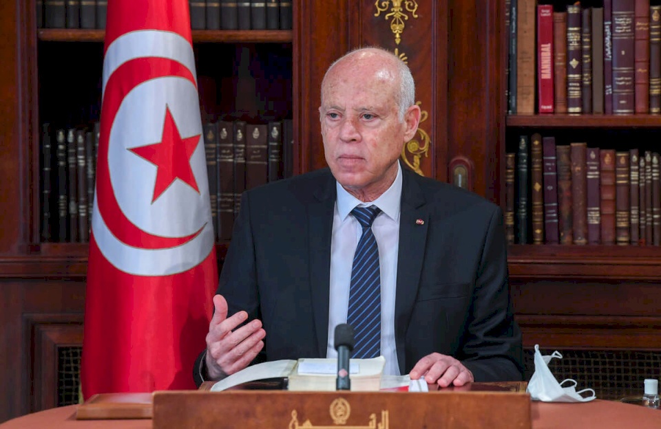 مشروع دستور تونسي جديد يمنح رئيس الجمهورية صلاحيات واسعة