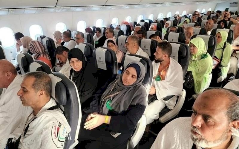 حجاج غزة يغادرون المدينة المنورة إلى أرض الوطن