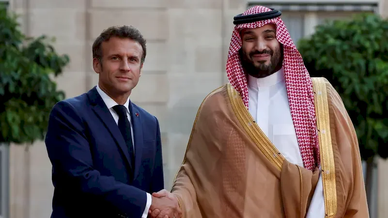 الأمير بن سلمان وماكرون يجريان محادثات ثنائية في الإليزيه