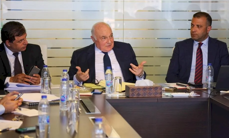 وزير المالية يطالب بالتقاعد المبكر.. لماذا لا يُطبّق ذلك في وزارته أولاً؟
