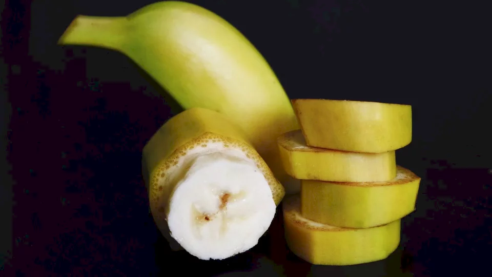 خبيرة تغذية تتحدث عن مخاطر الموز لعمل عضلة القلب