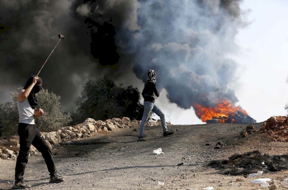 "حماس" تدعو لتصعيد المقاومة بالضفة ردا على الاستيطان