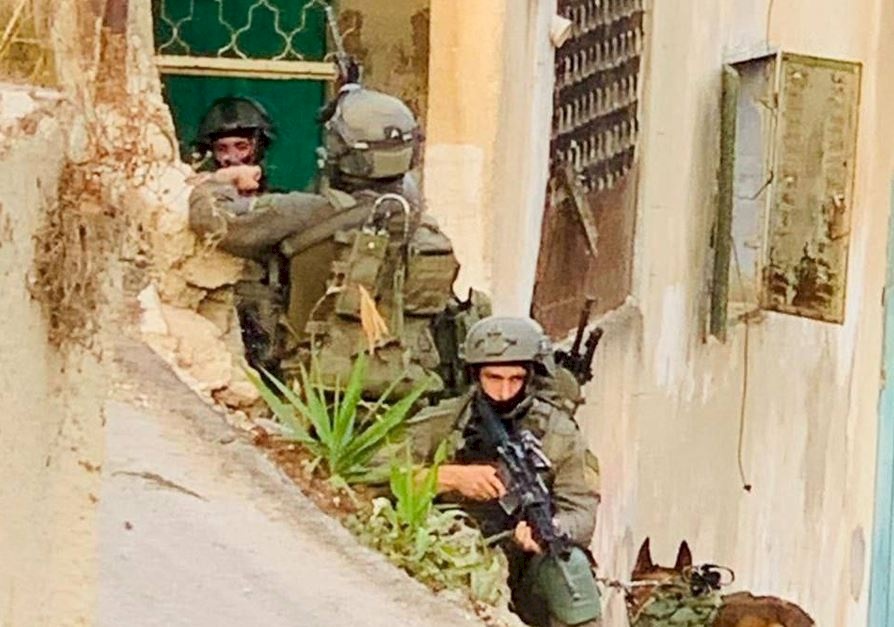 الاحتلال يحاصر منزلاً شرق نابلس وسط اندلاع اشتباكات مسلحة 