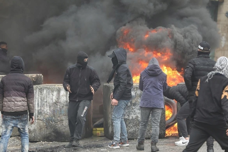 صحيفة عبرية: نحن أمام انتفاضة فلسطينية من نوع آخر !