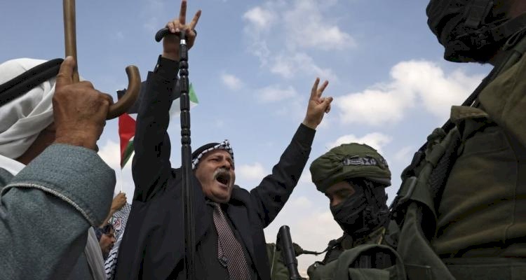 إصابة فلسطيني باعتداء الاحتلال على فعالية ضد الاستيطان في يطا