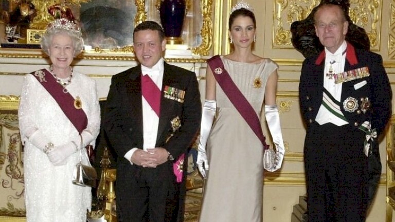 الملكة رانيا تكشف عن نصيحة قدمتها لها الملكة إليزابيث الراحلة