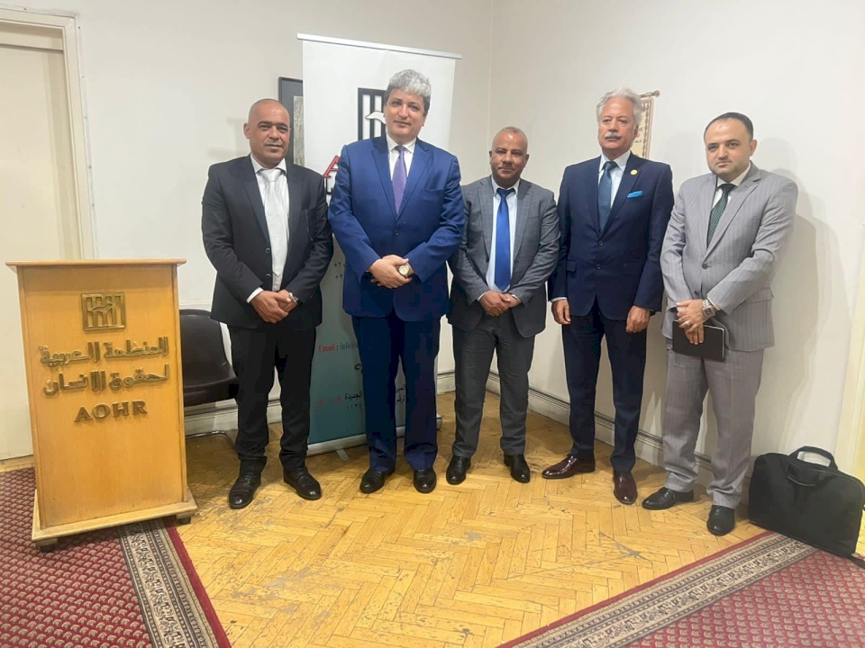 رئيس هيئة مقاومة الجدار والاستيطان يلتقي برئيس المنظمة العربية لحقوق الإنسان
