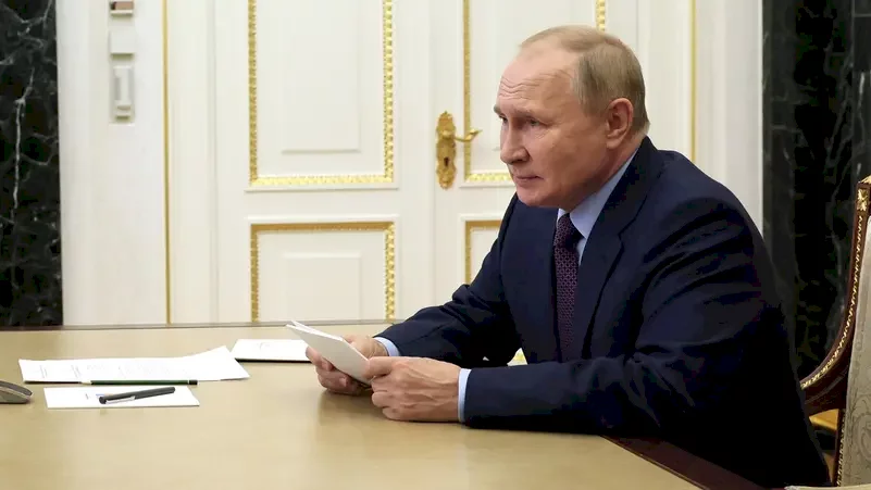 الكرملين يكشف عن آخر محادثة بين بوتين وزيلينسكي