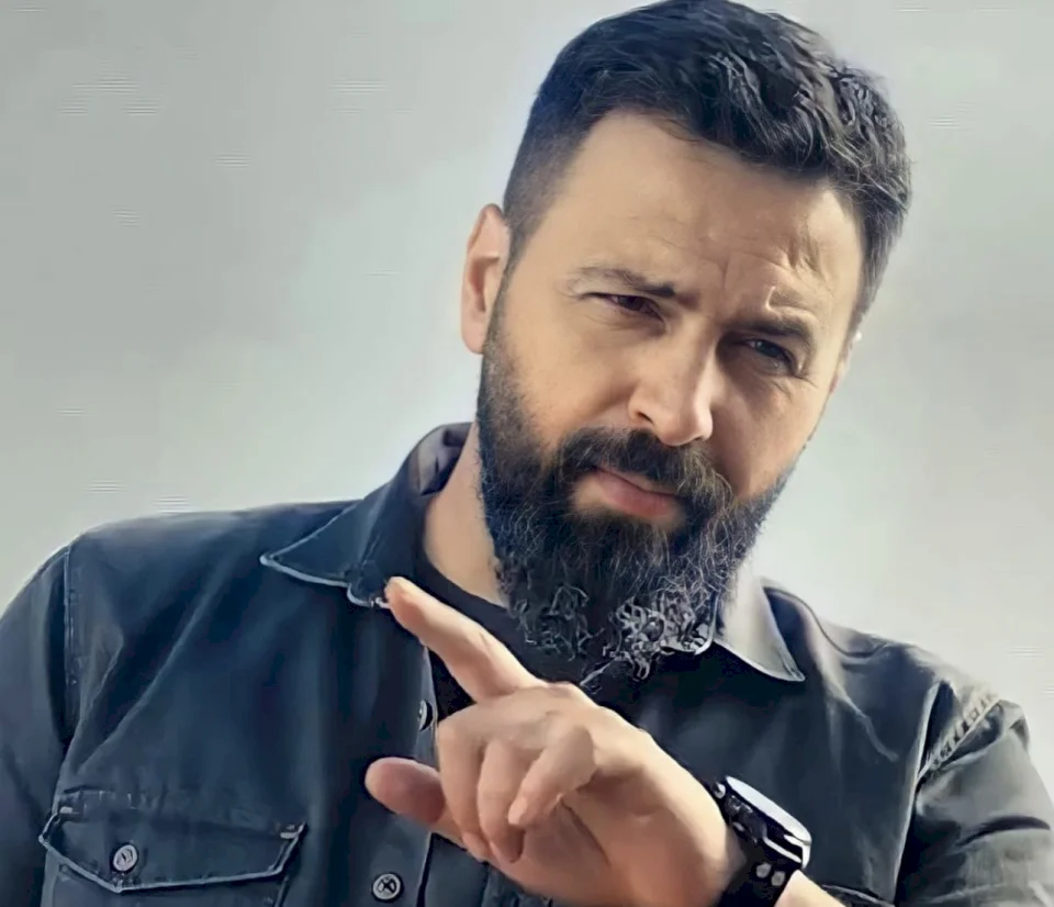 تعرفوا على نسخة تيم حسن في "شتاء عائلة البورا القاسي" المقتبس من الهيبة