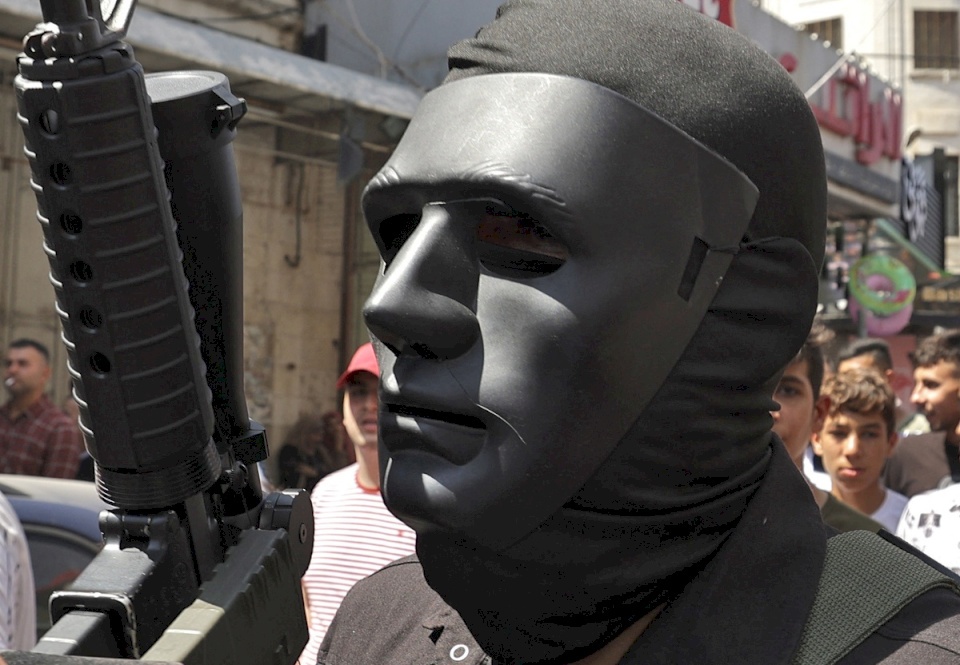 استجابة كبيرة من الفلسطينيين لنداء "عرين الأسود".. ماذا جرى في شوارع الضفة الليلة الماضية؟ (فيديو)