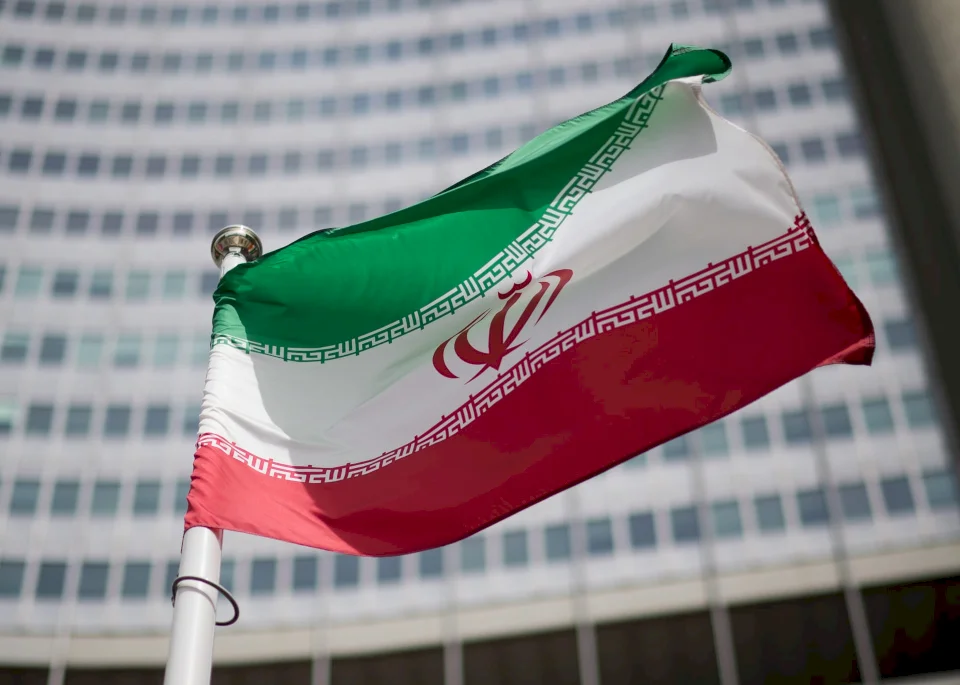 إيران تلوح بالانسحاب من معاهدة النووي والوكالة الدولية تعقد اجتماعا طارئا بعد الهجمات الأميركية