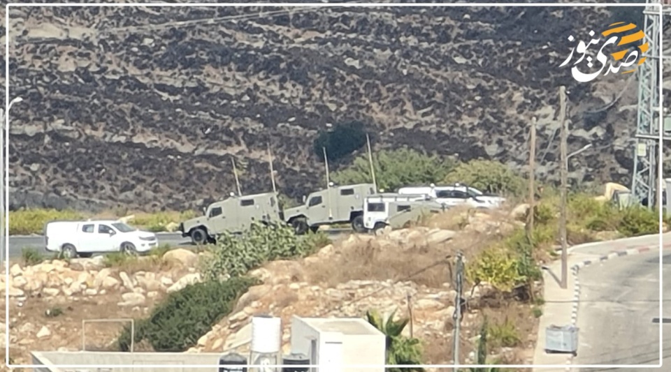 مستوطنون بحماية جيش الاحتلال يقتحمون أطراف حي الطيرة برام الله (فيديو)