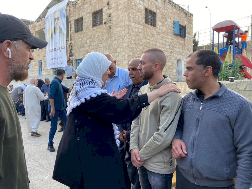ليلى غنام محافظ رام الله والبيرة تعزي بالشهيد عدي التميمي في مدينة القدس