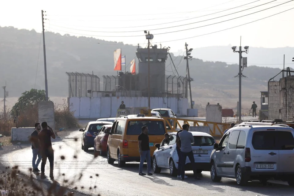 الاحتلال يواصل إغلاق بلدة الزاوية غرب سلفيت لليوم الـ6