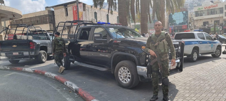 نابلس: الأمن ينفذ مسحاً هندسياً لحوش العطعوط بحثاً عن مخلفات الاحتلال