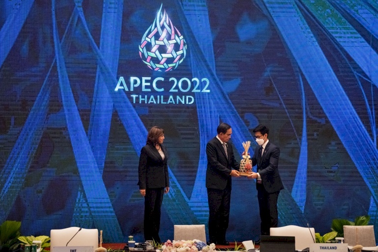 قمة آبيك..أغلب الأعضاء يدينون العملية الروسية بأوكرانيا ونائبة بايدن تلتقي الرئيس الصيني